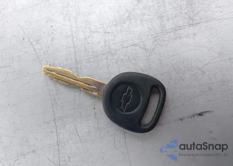 2003 Chevrolet Silverado 1500 из США, поврежденный, VIN 1GCEC14X83Z255215